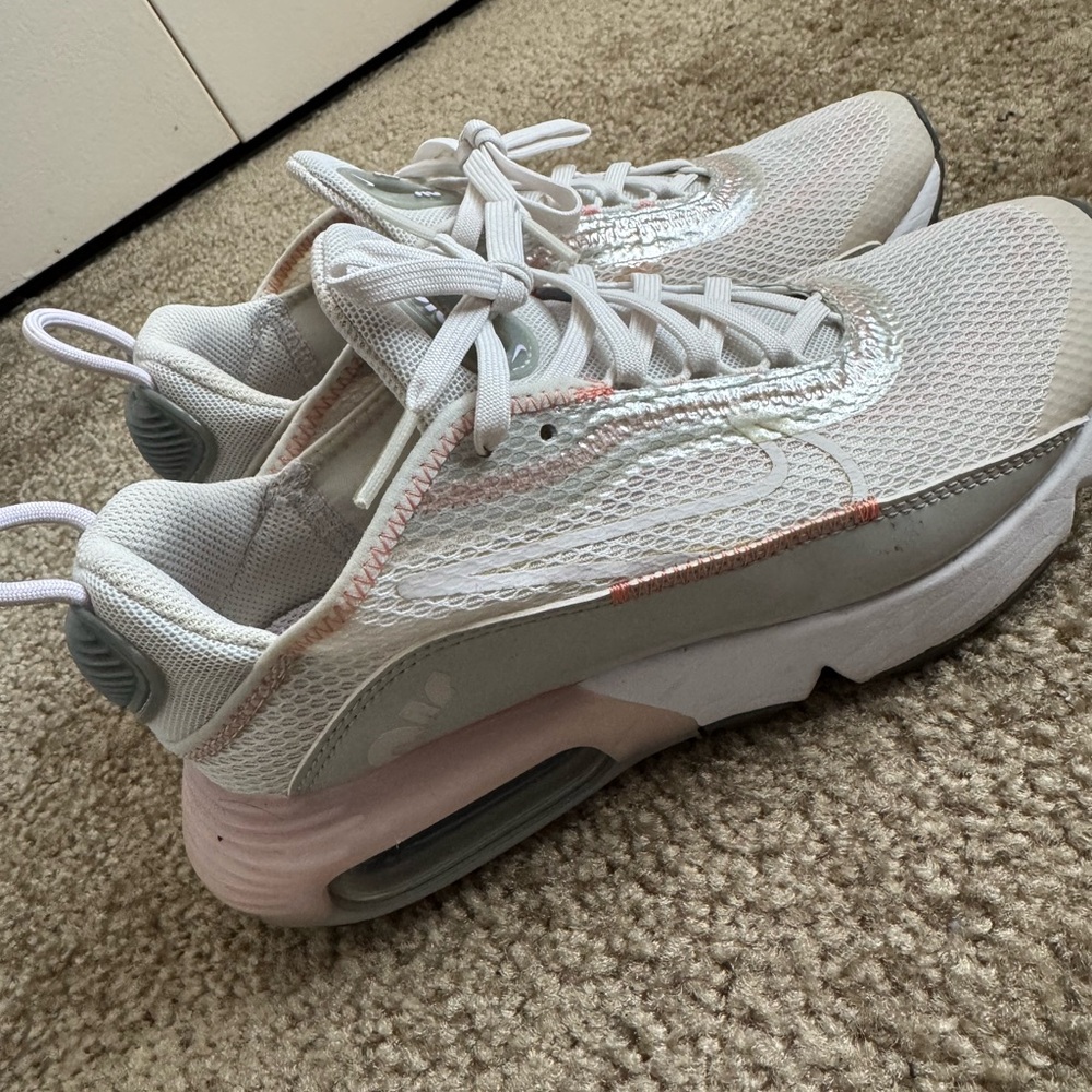 Nike Air Max Women's White and Purple Sneakers